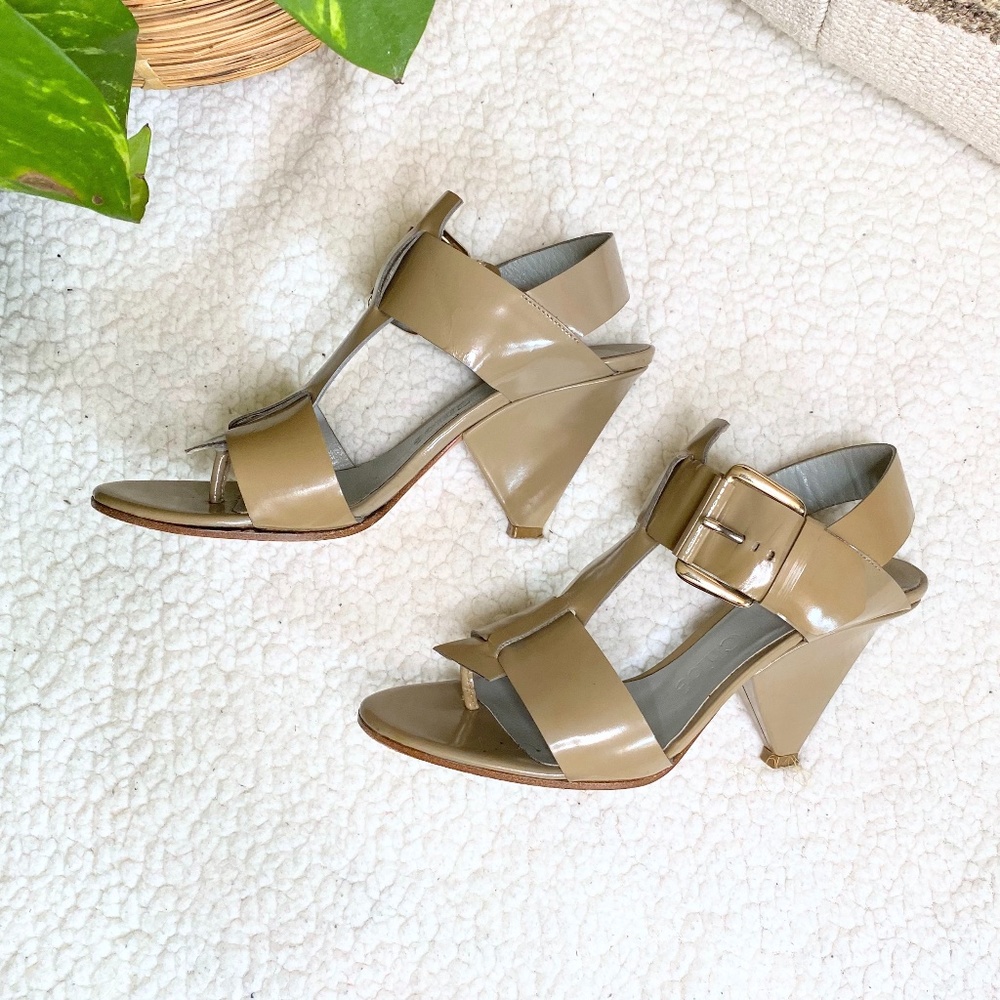 CHLOE Patent Leather Wide Strap Heel Sandals